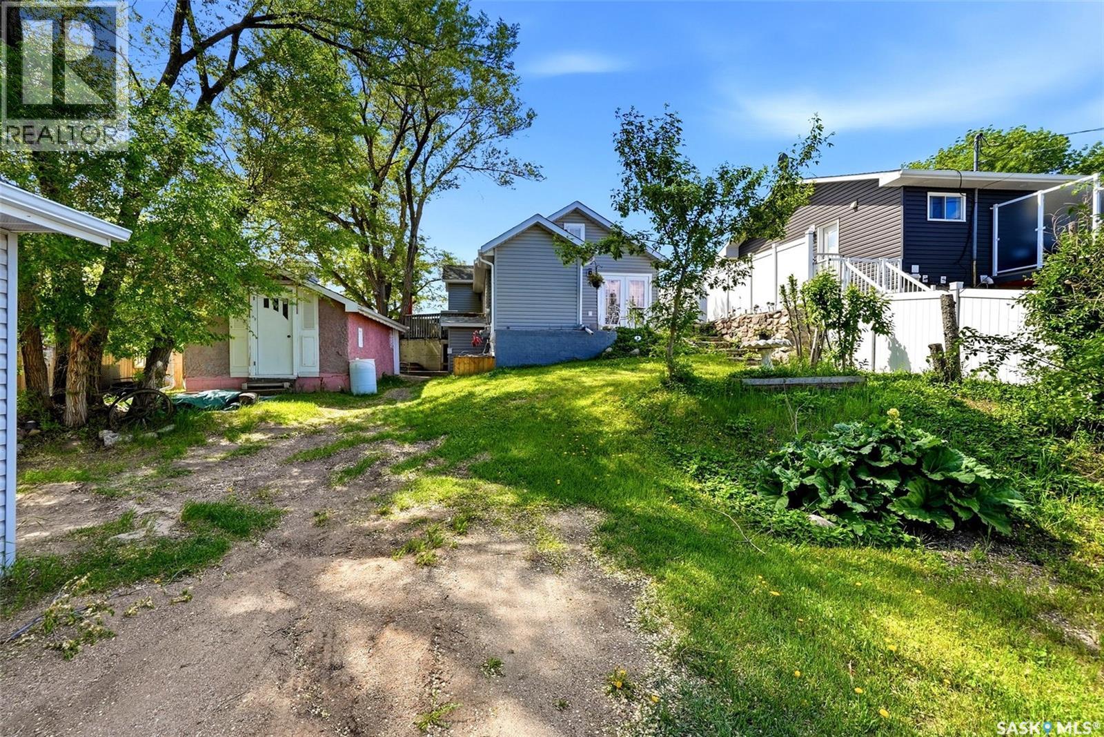 228 NICOLL AVENUE - 31
