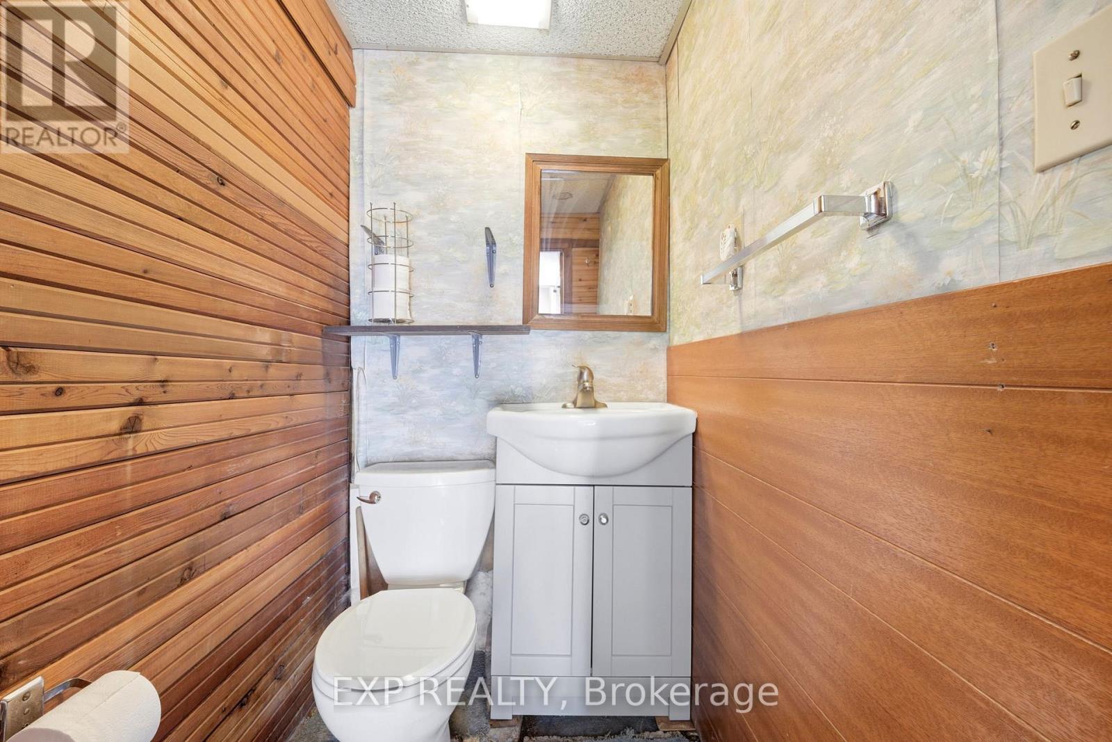 225 INVERGORDON AVENUE - 19
