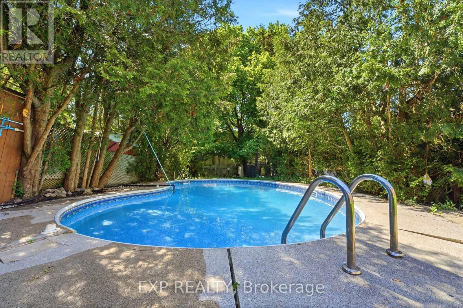 225 INVERGORDON AVENUE - 22