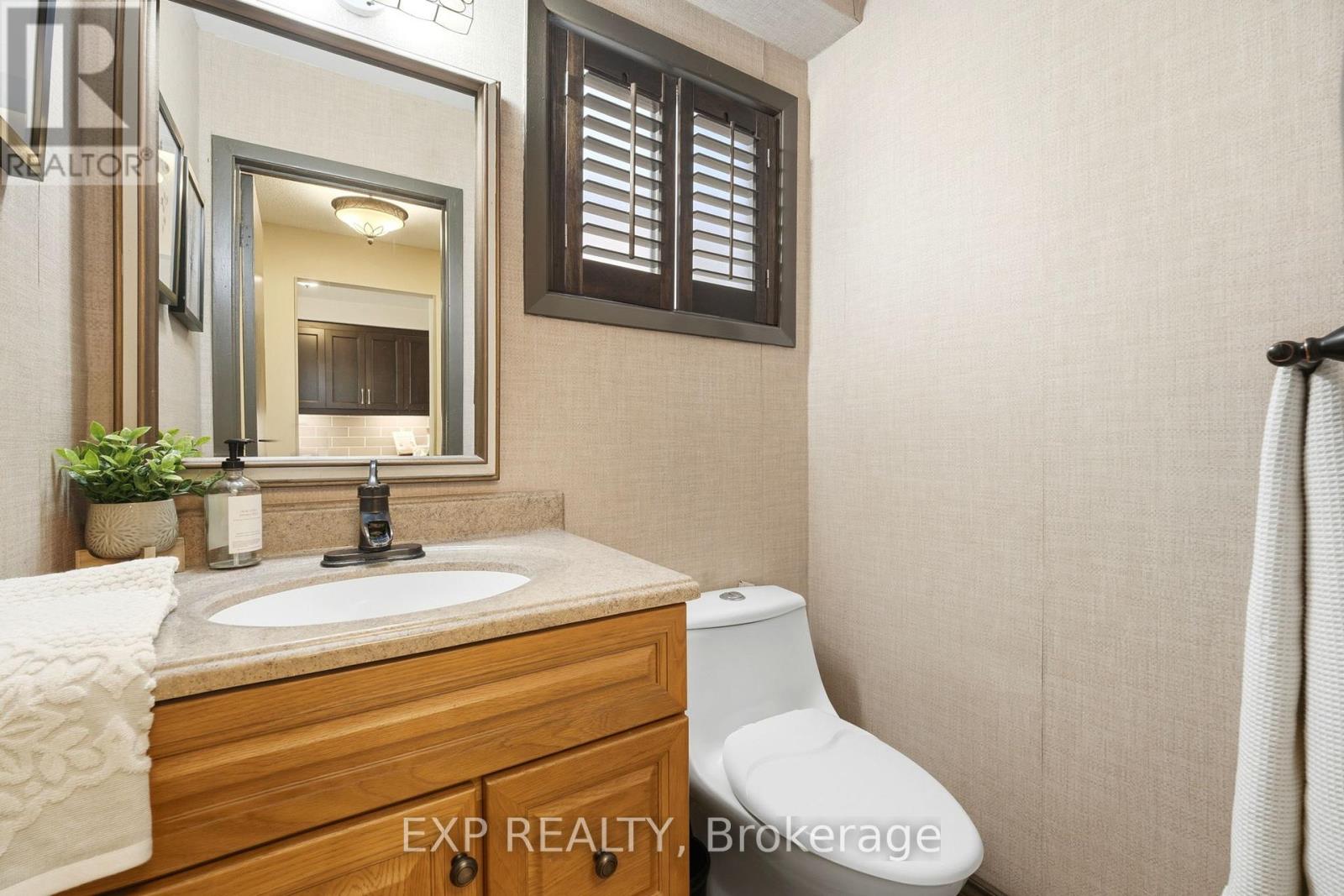 225 INVERGORDON AVENUE - 9