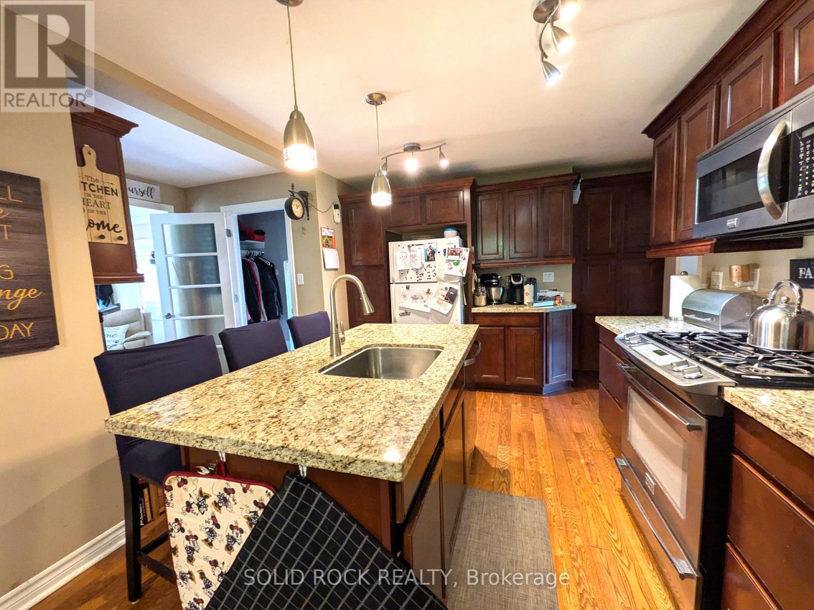 68 CREE AVENUE - 11