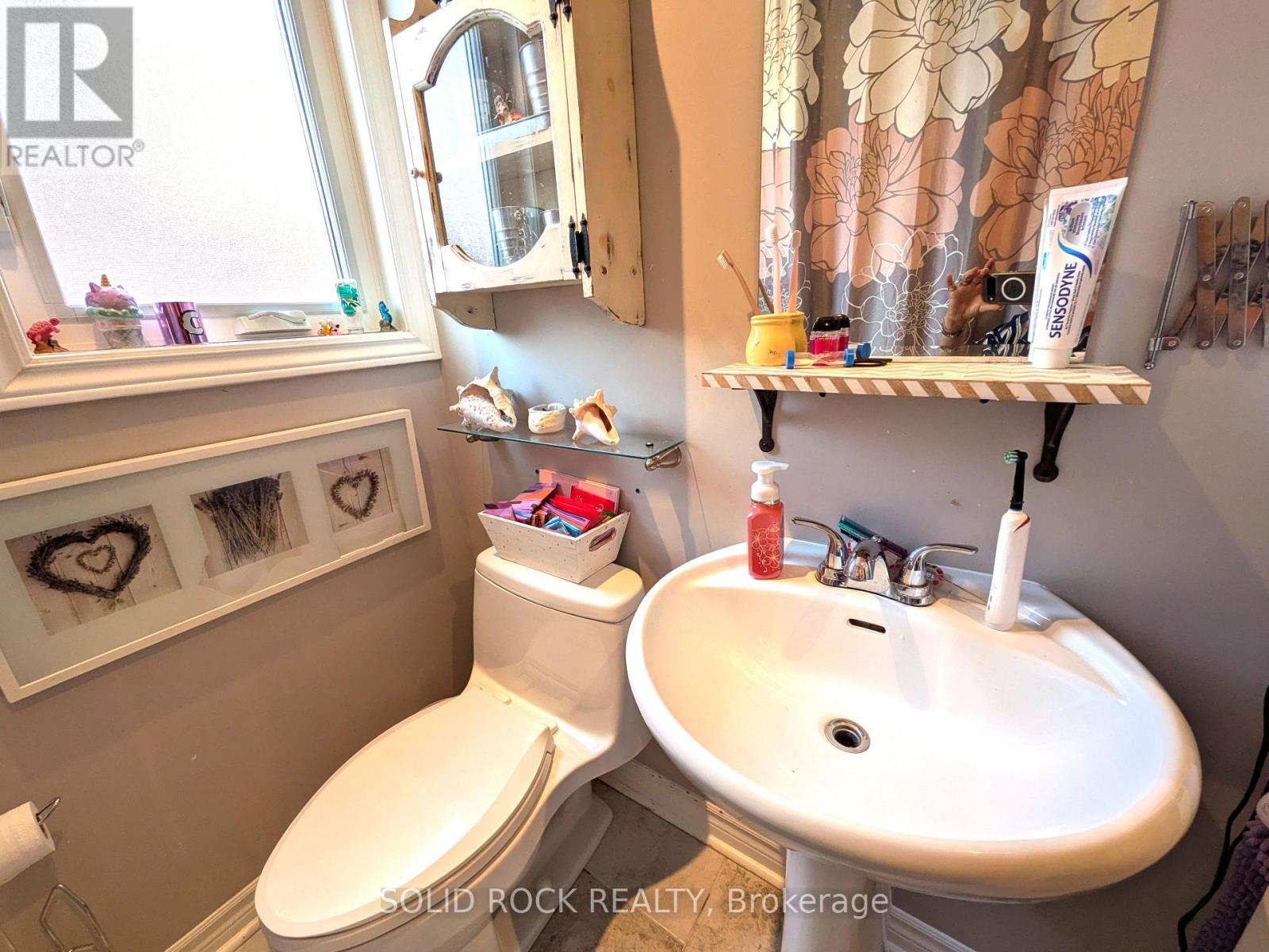 68 CREE AVENUE - 18
