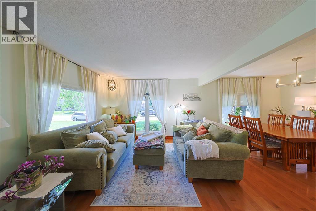 22 Turner DRIVE - 2