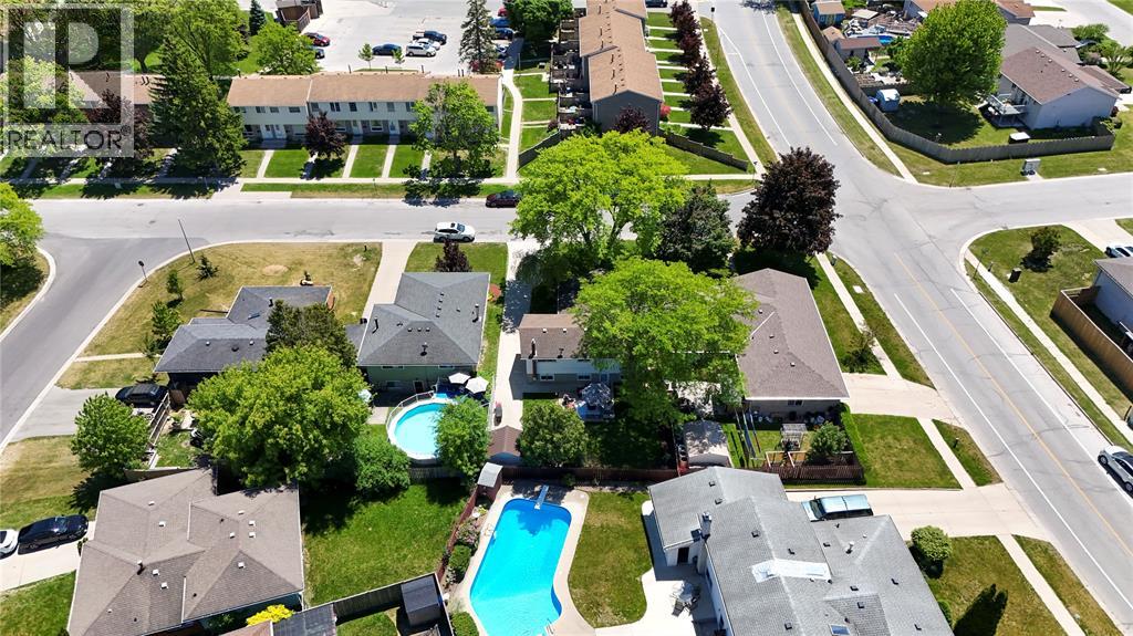 22 Turner DRIVE - 28