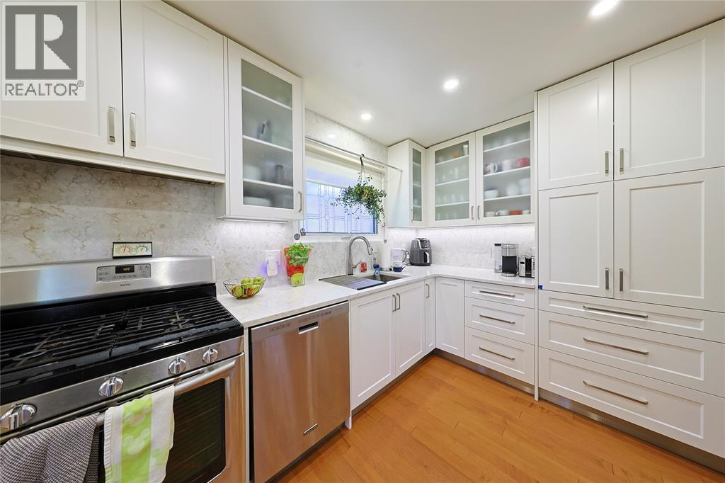 22 Turner DRIVE - 5