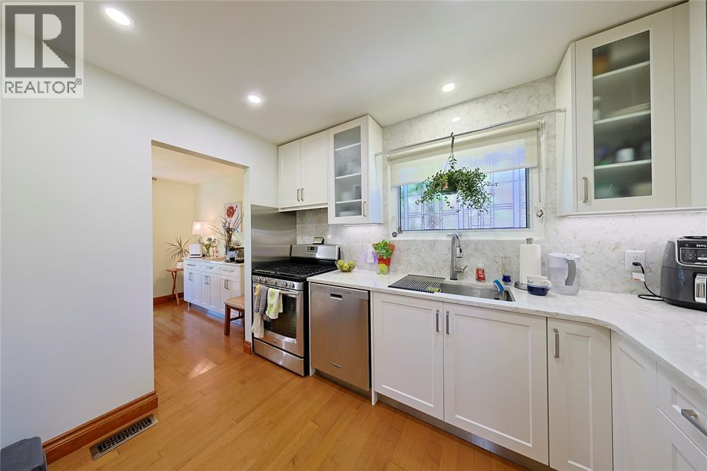 22 Turner DRIVE - 6