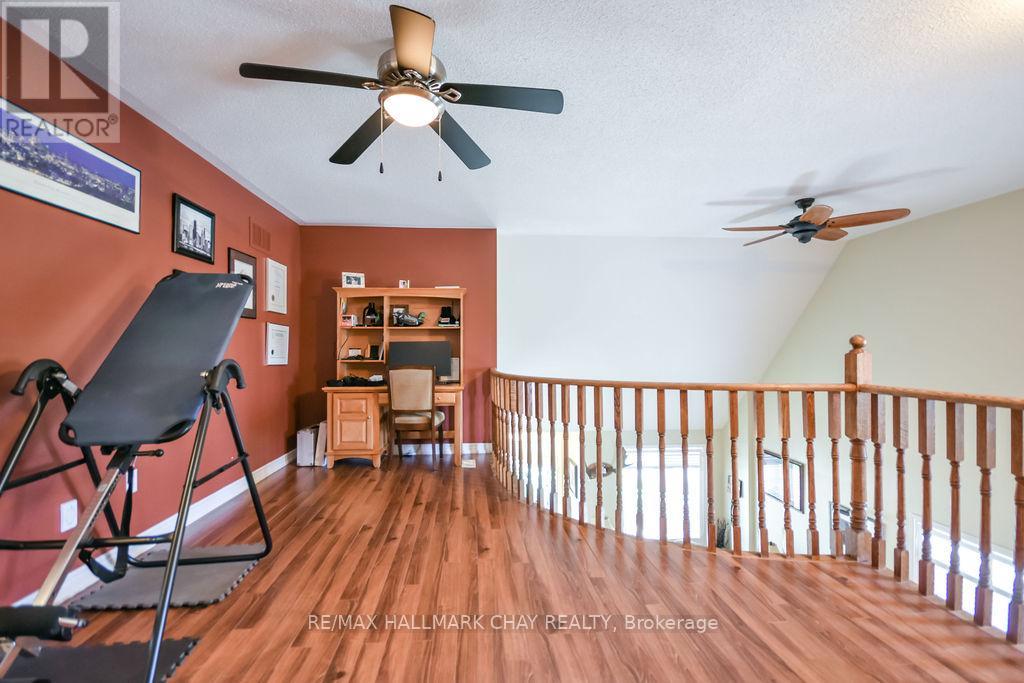 34 MEADOWOOD DRIVE - 28