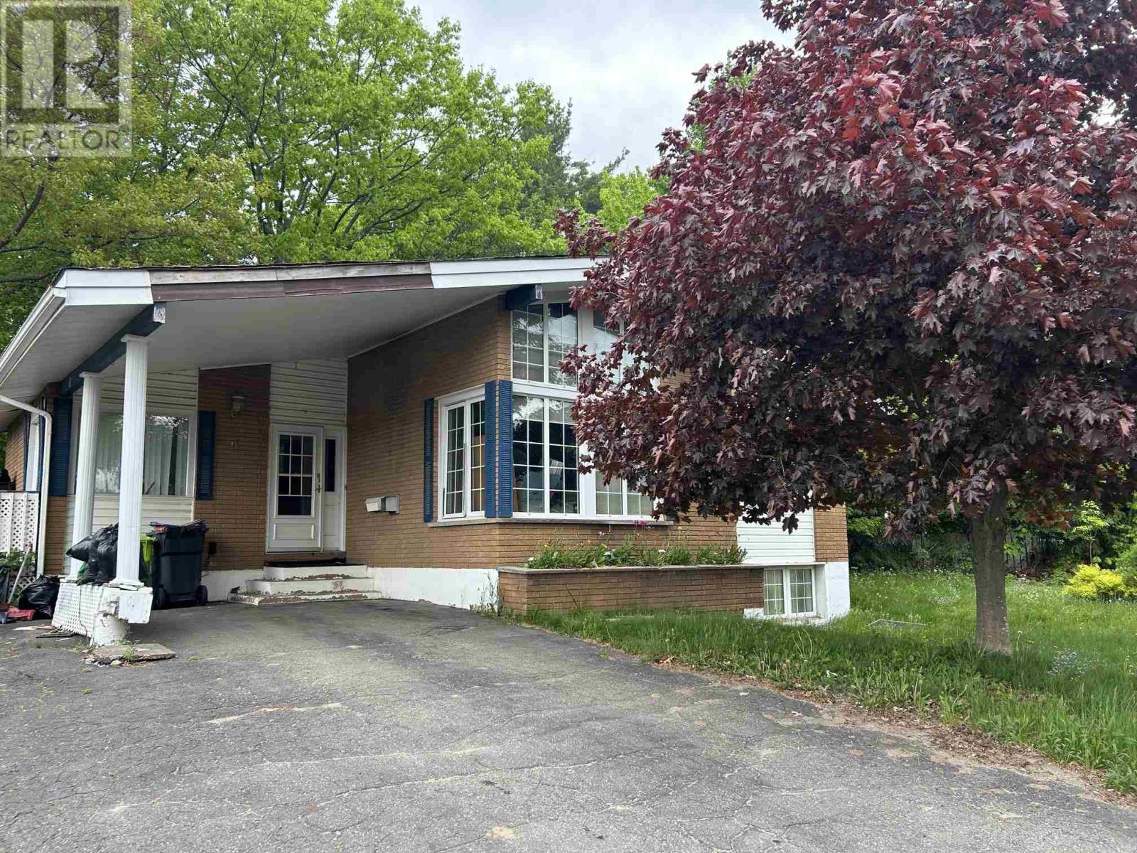 9 Tadcaster PL - 1