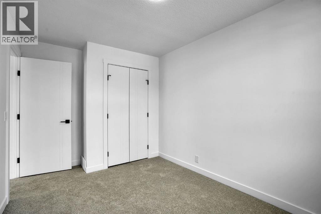 6471 54 Street NE - 18