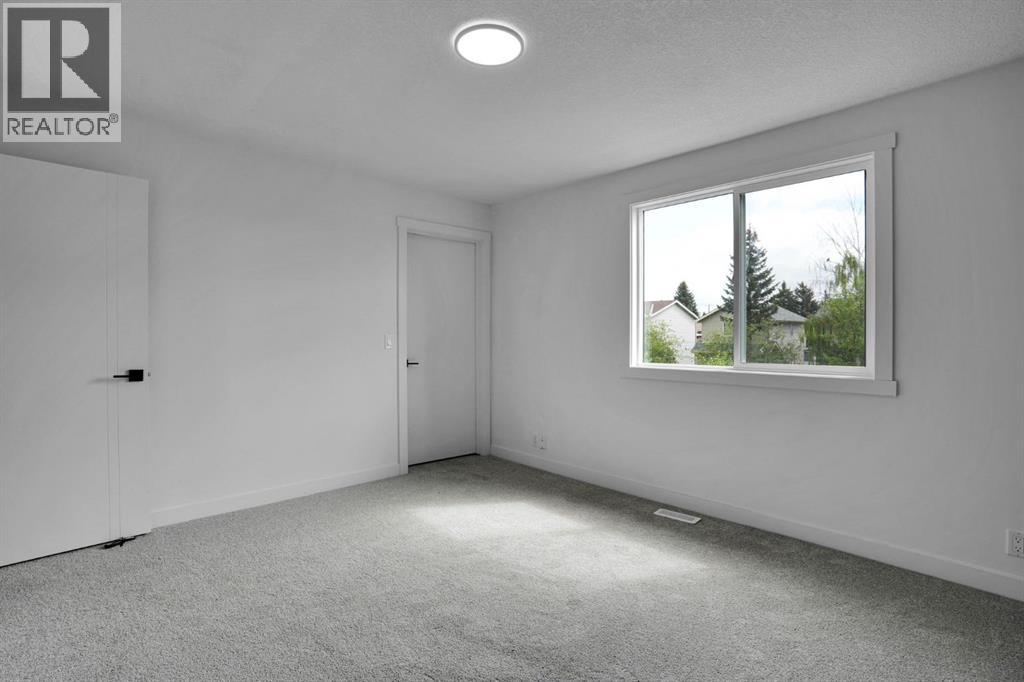 6471 54 Street NE - 25