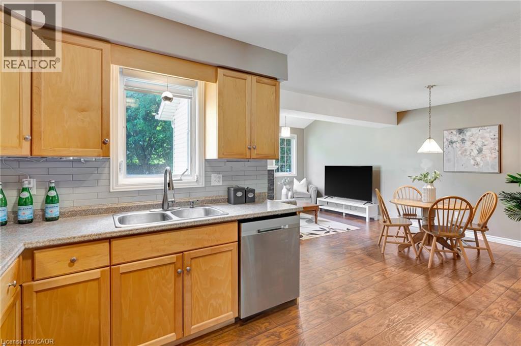 85 YORK Street E - 12
