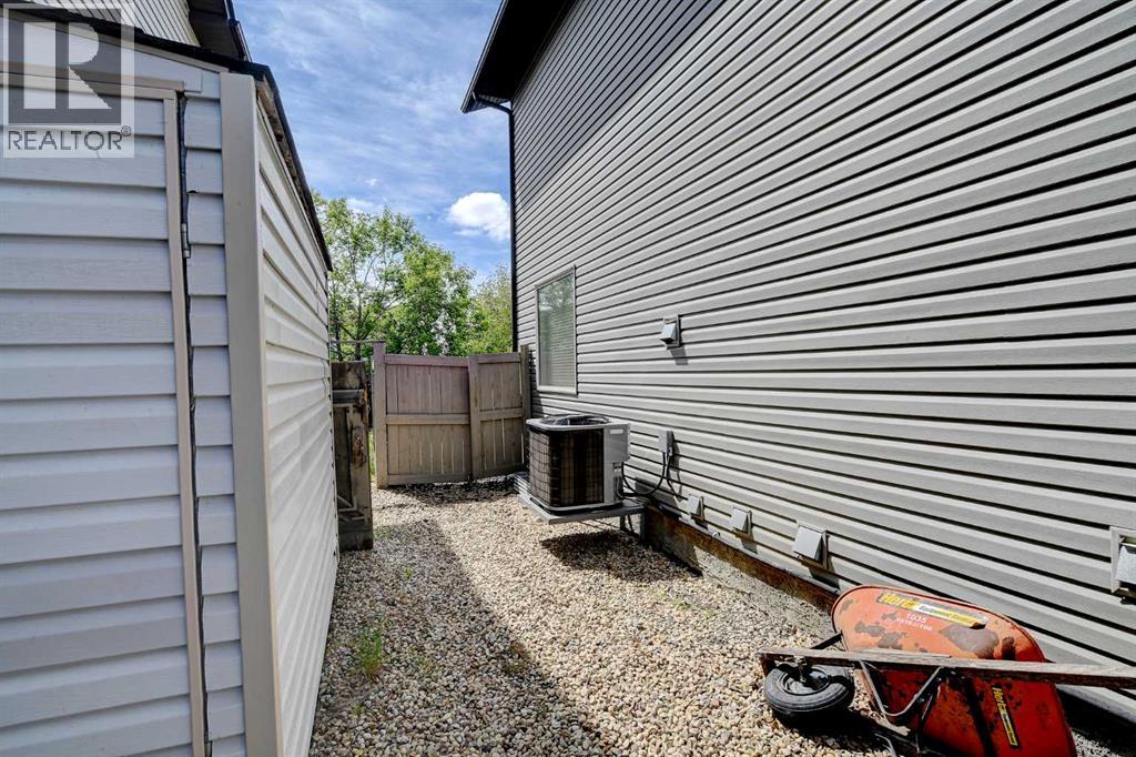8837 89 Avenue - 35