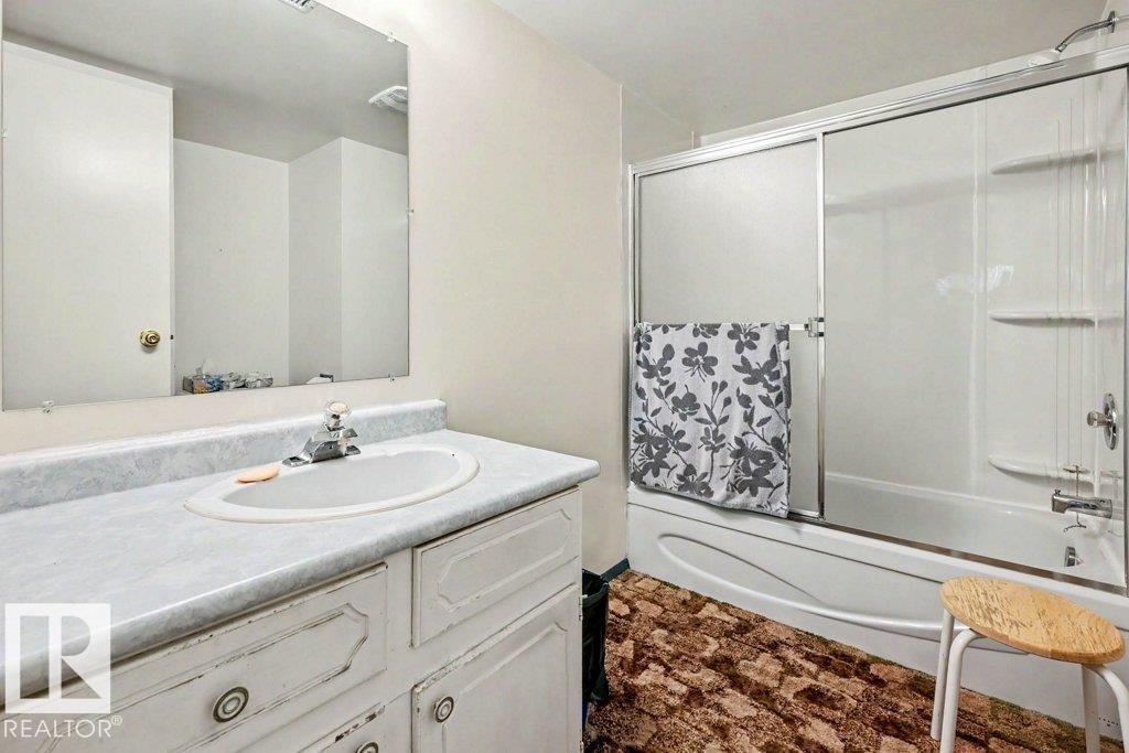 23 ALLISON PL — photo 31