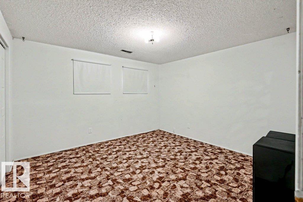 23 ALLISON PL - 27