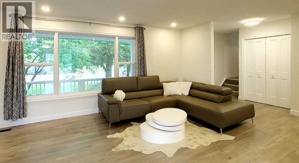 5105 13 Avenue — photo 17