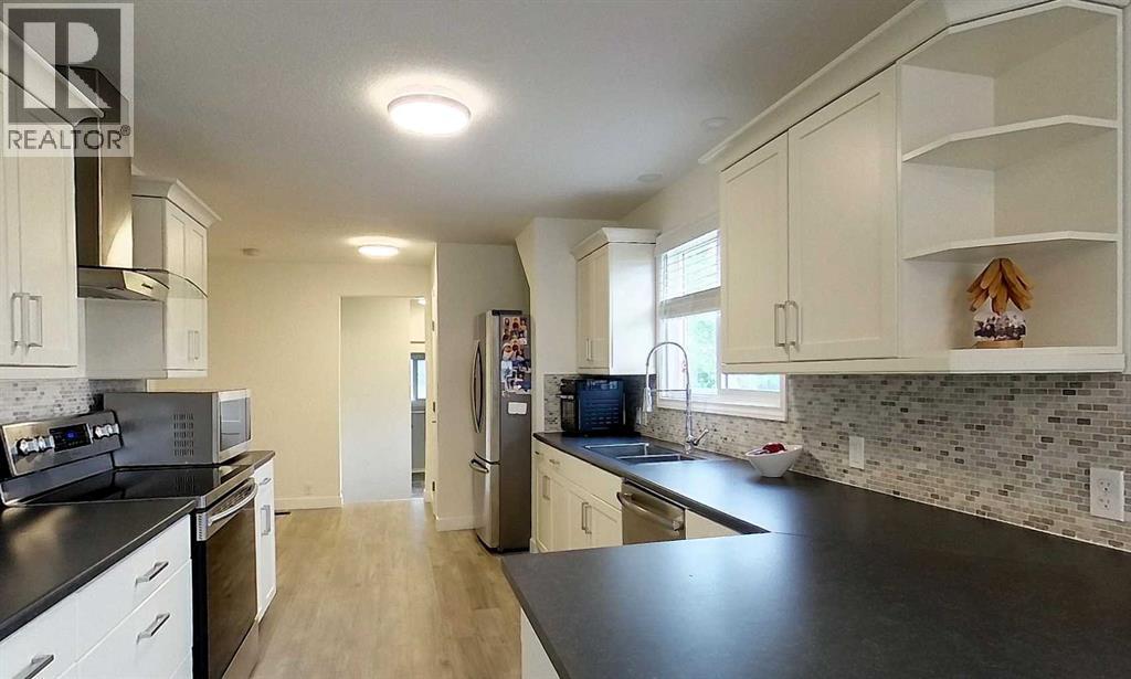 5105 13 Avenue — photo 25