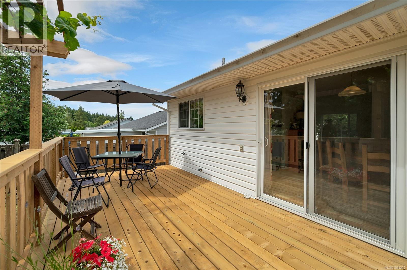 755 Kit Cres - 28