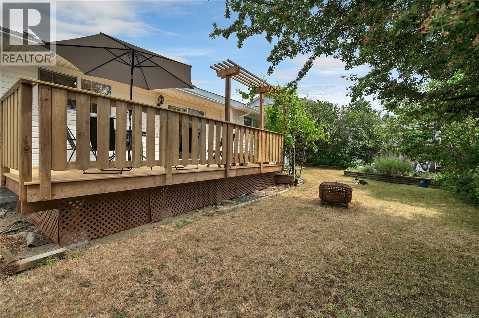 755 Kit Cres - 30