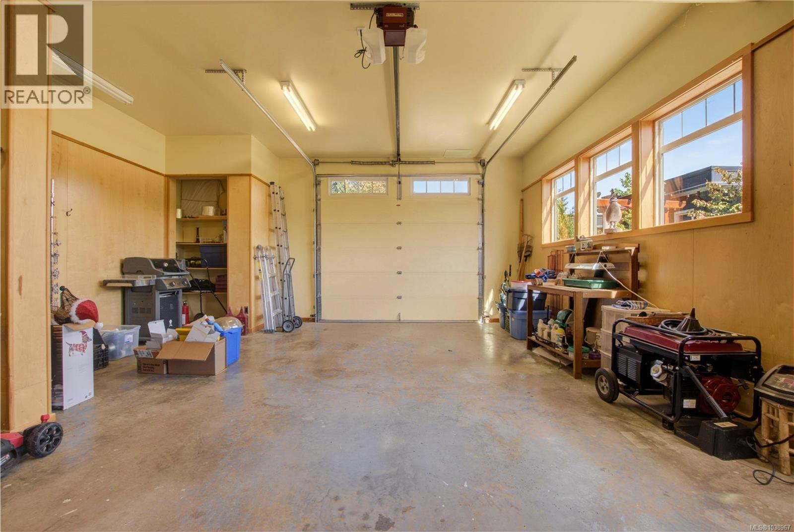 #4 1060 Shore Pine Close - 27