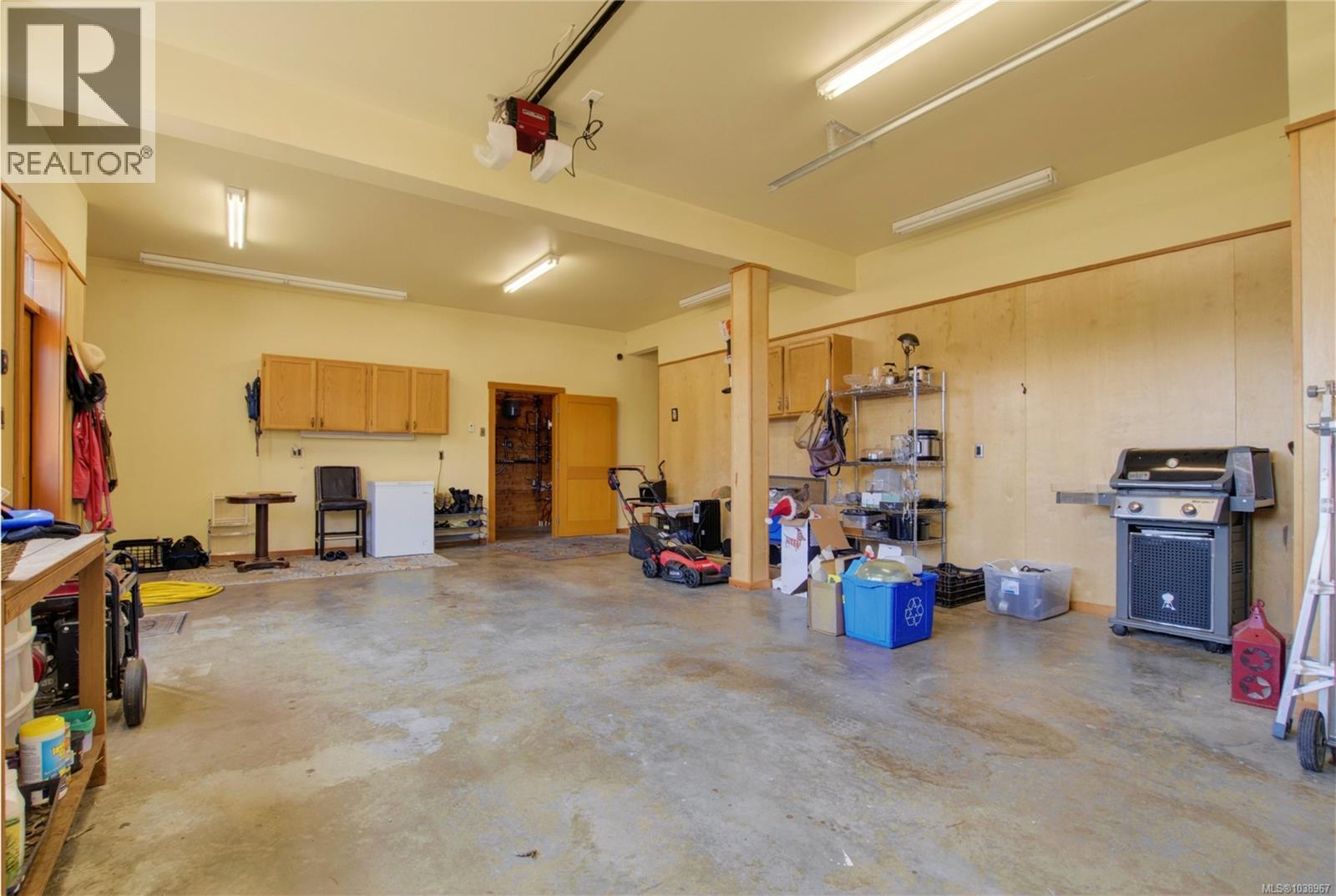#4 1060 Shore Pine Close - 28