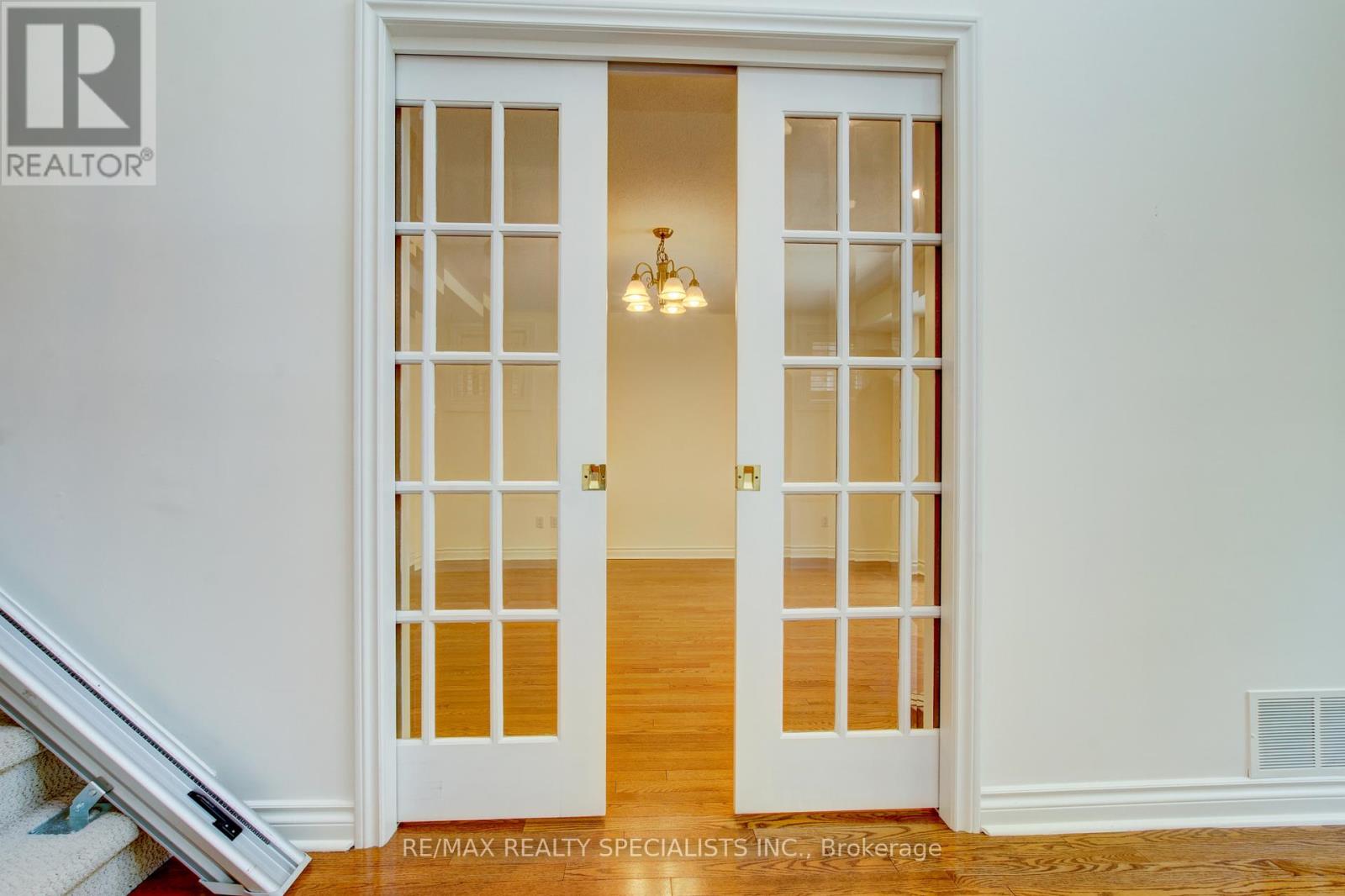 #66 5480 GLEN ERIN DRIVE - 11
