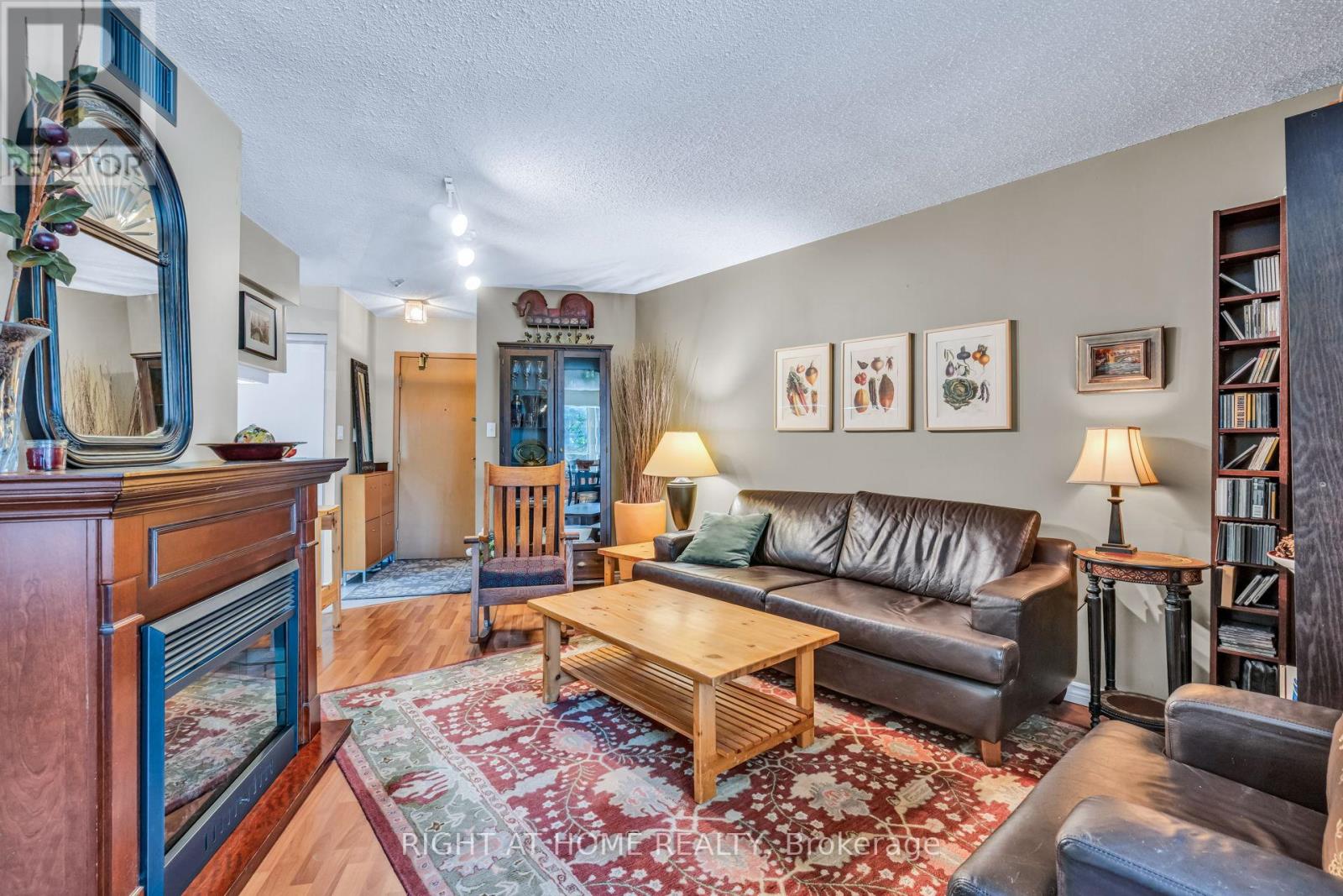 #208 20 SOUTHPORT STREET - 5