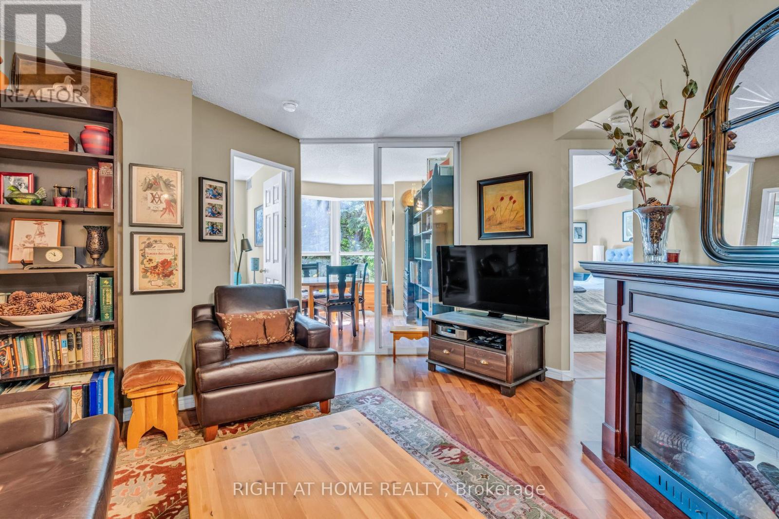#208 20 SOUTHPORT STREET - 7