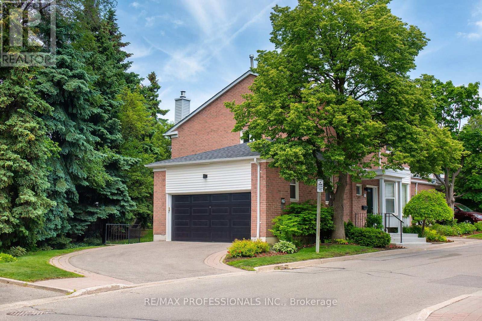 Listing photo of 7 TAMARACK CIRCLE