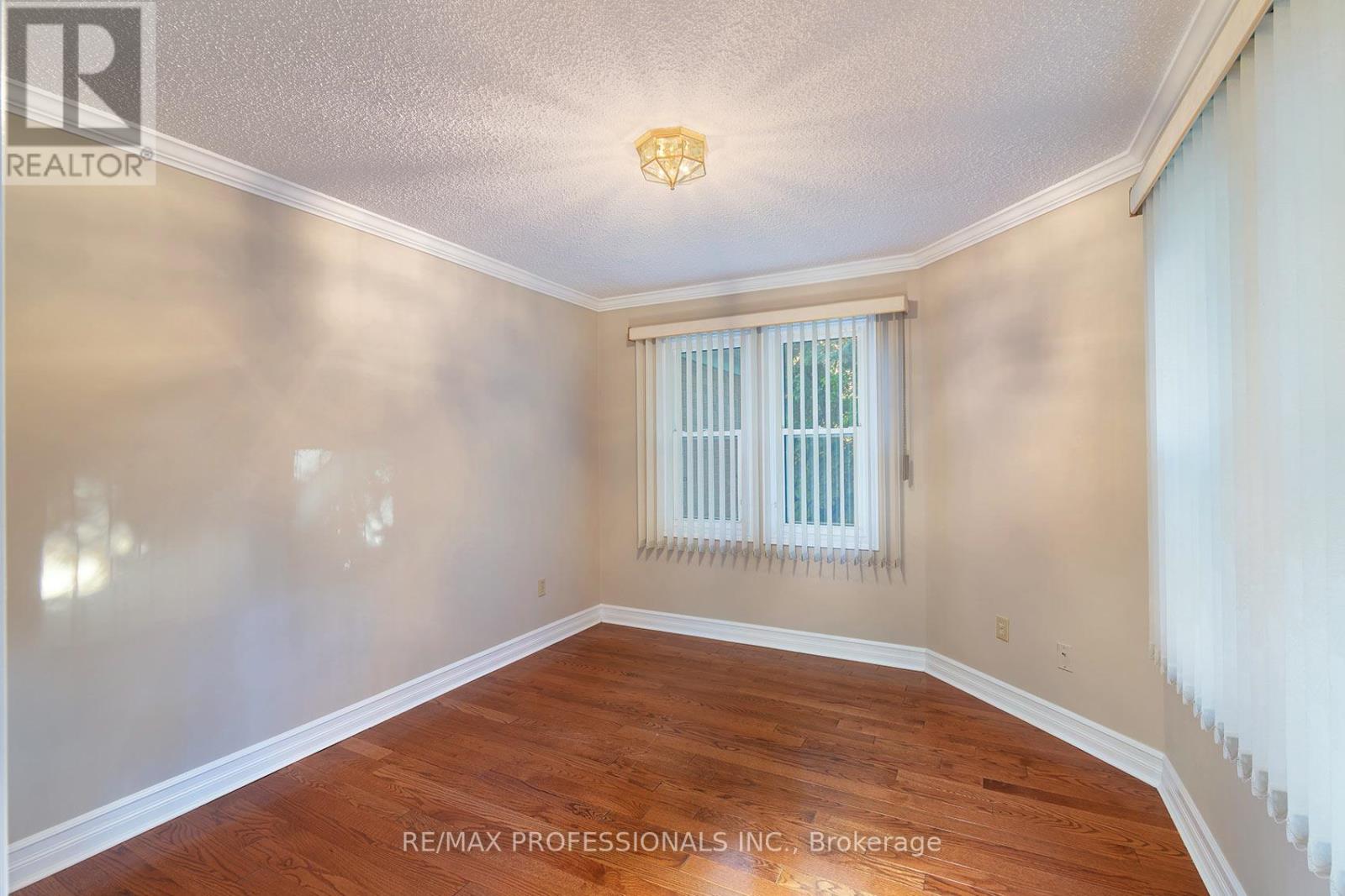 7 TAMARACK CIRCLE - 19
