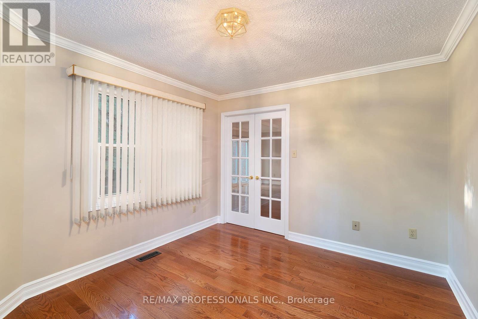 7 TAMARACK CIRCLE - 20