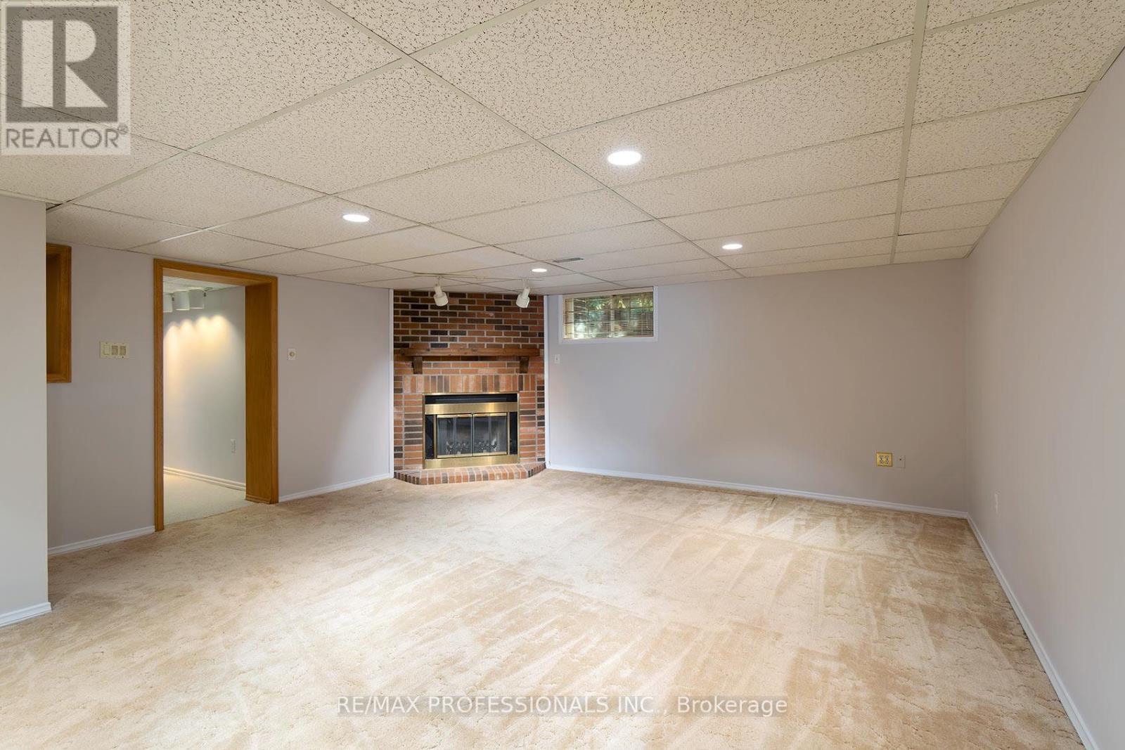 7 TAMARACK CIRCLE - 35
