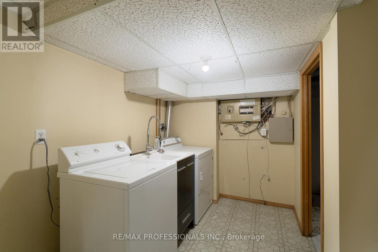 7 TAMARACK CIRCLE - 39