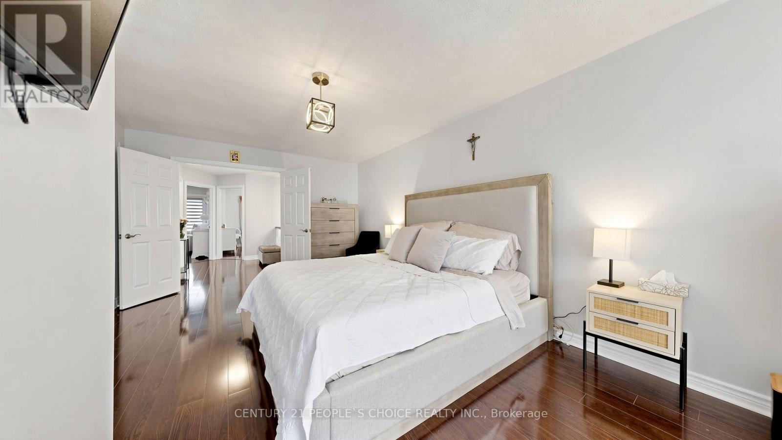 3 MANORWOOD COURT - 26