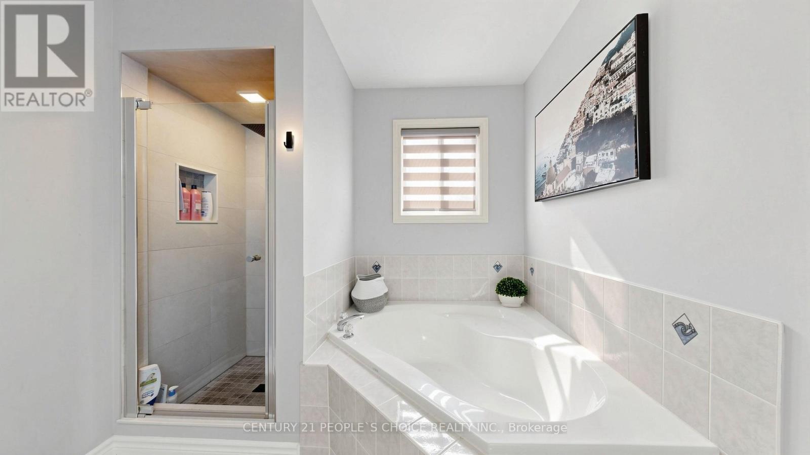 3 MANORWOOD COURT - 32
