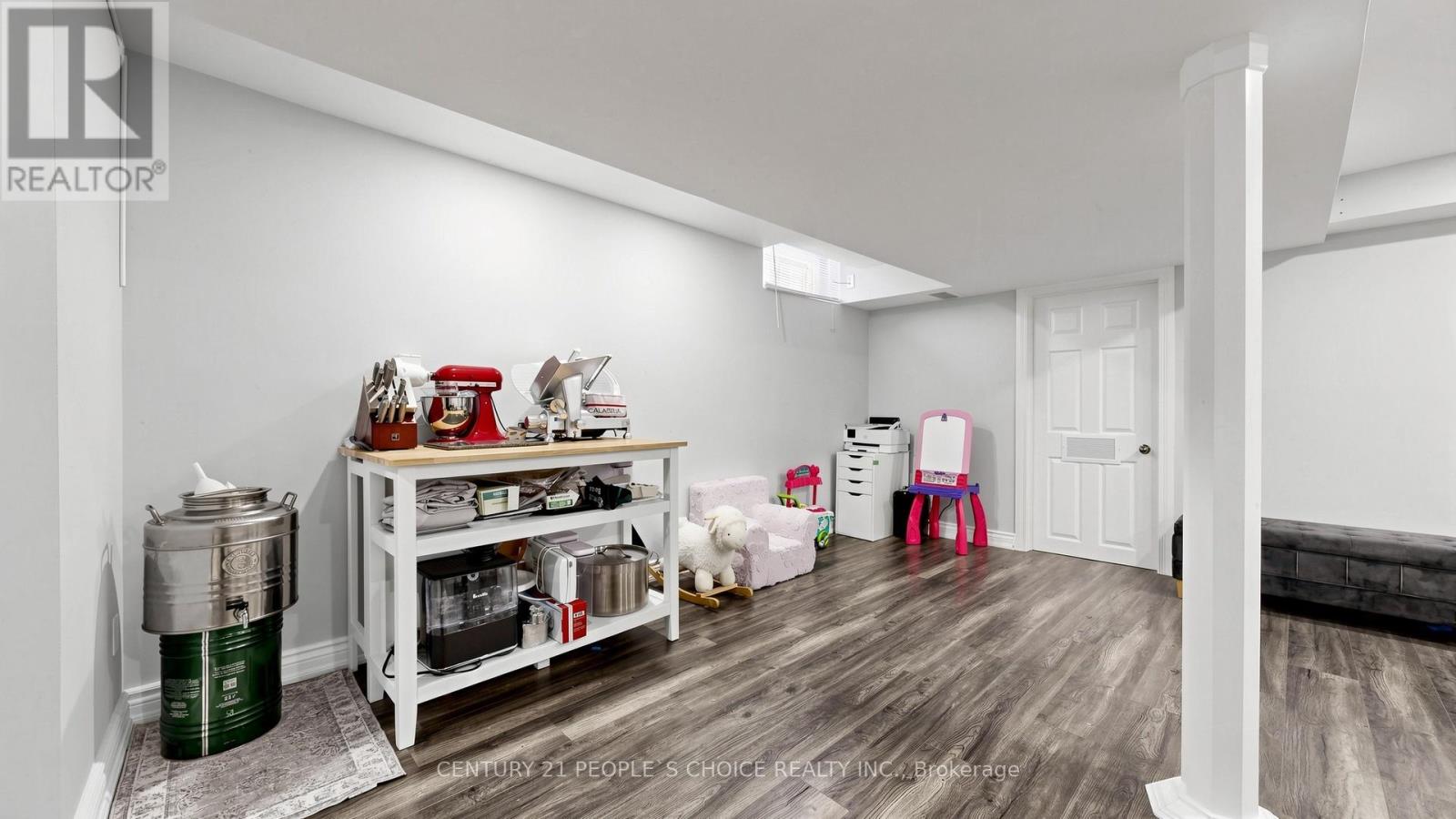 3 MANORWOOD COURT - 43