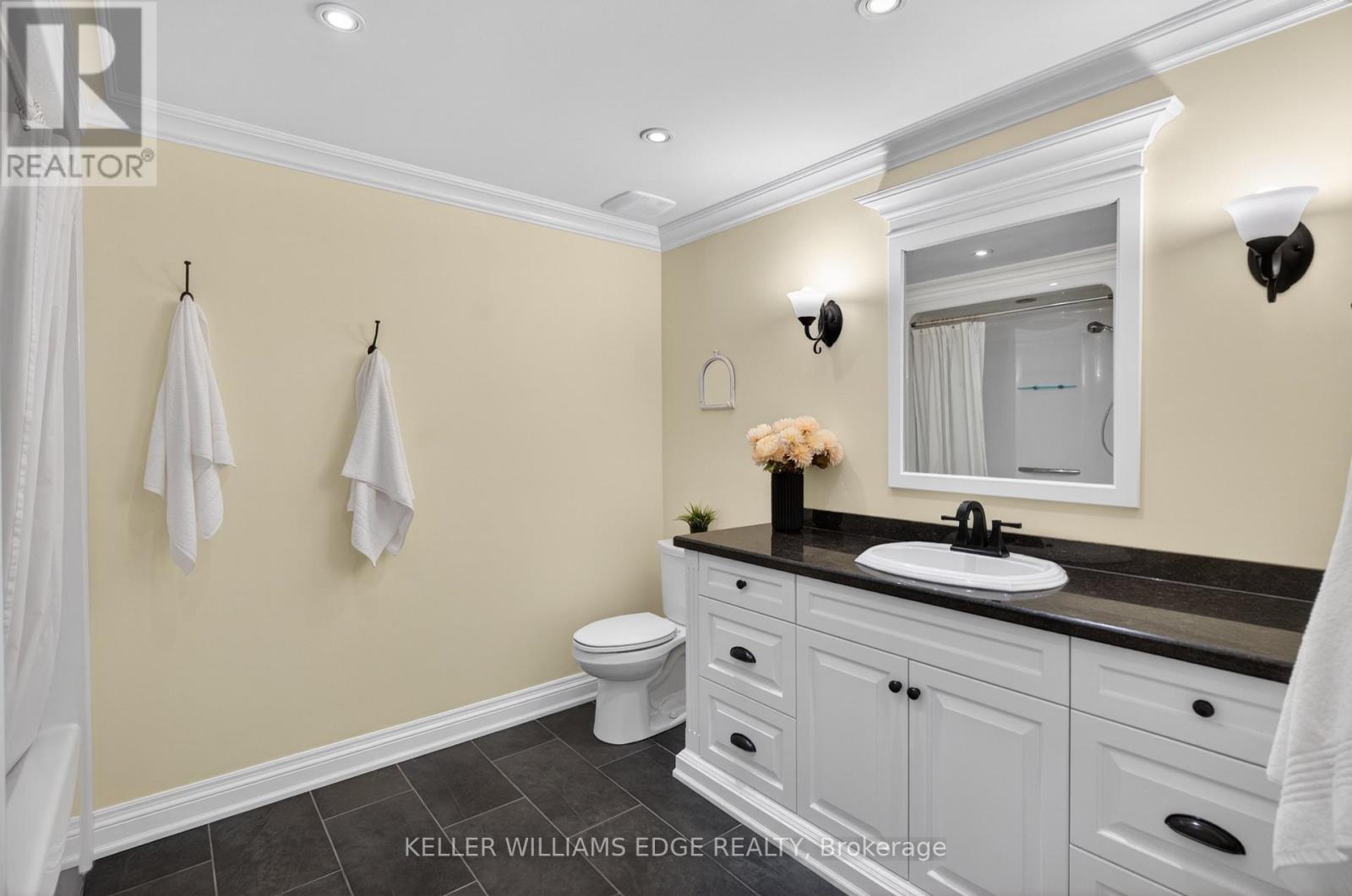2264 BRITANNIA ROAD - 28