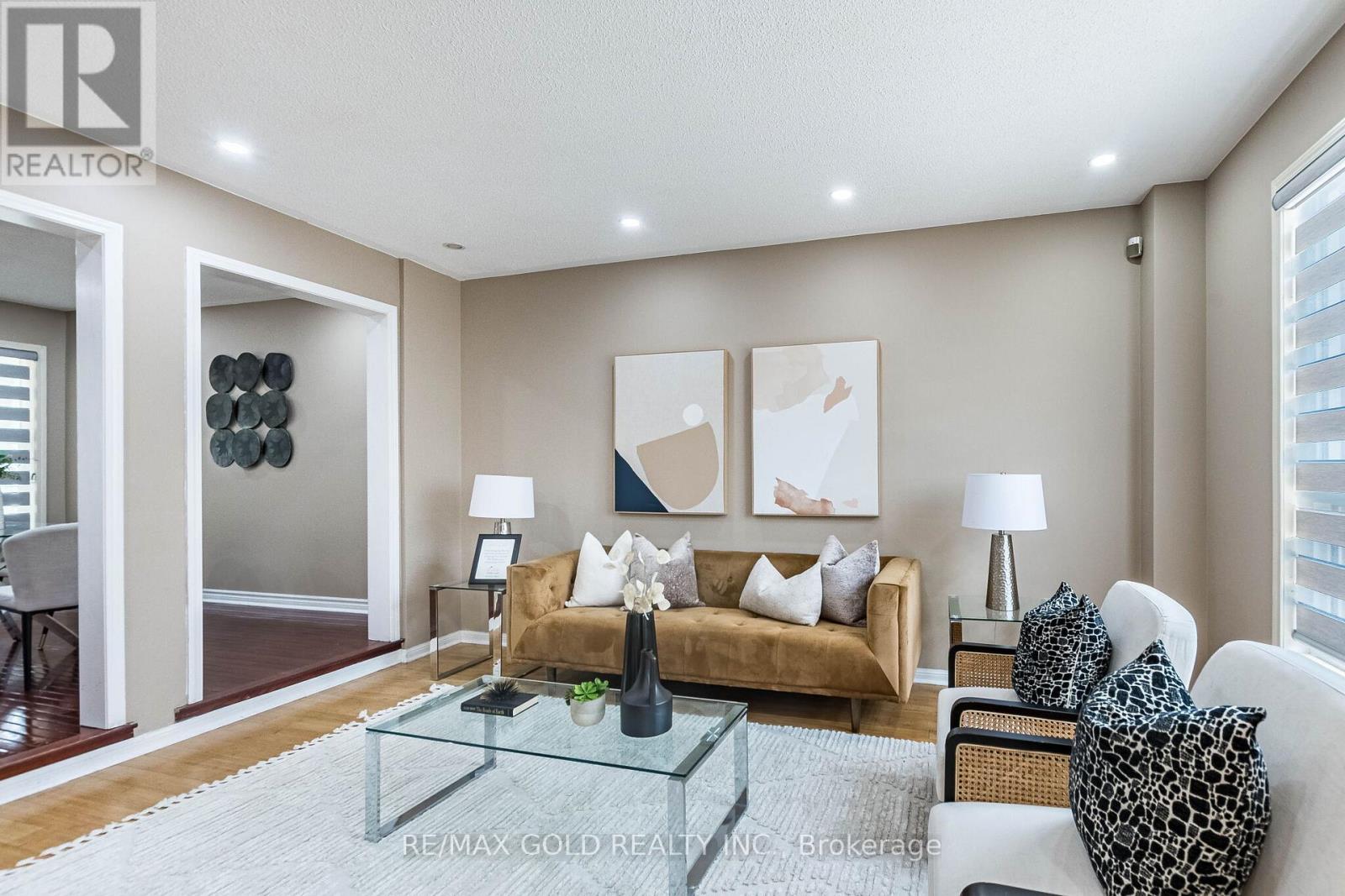 34 WORTHINGTON AVENUE - 12