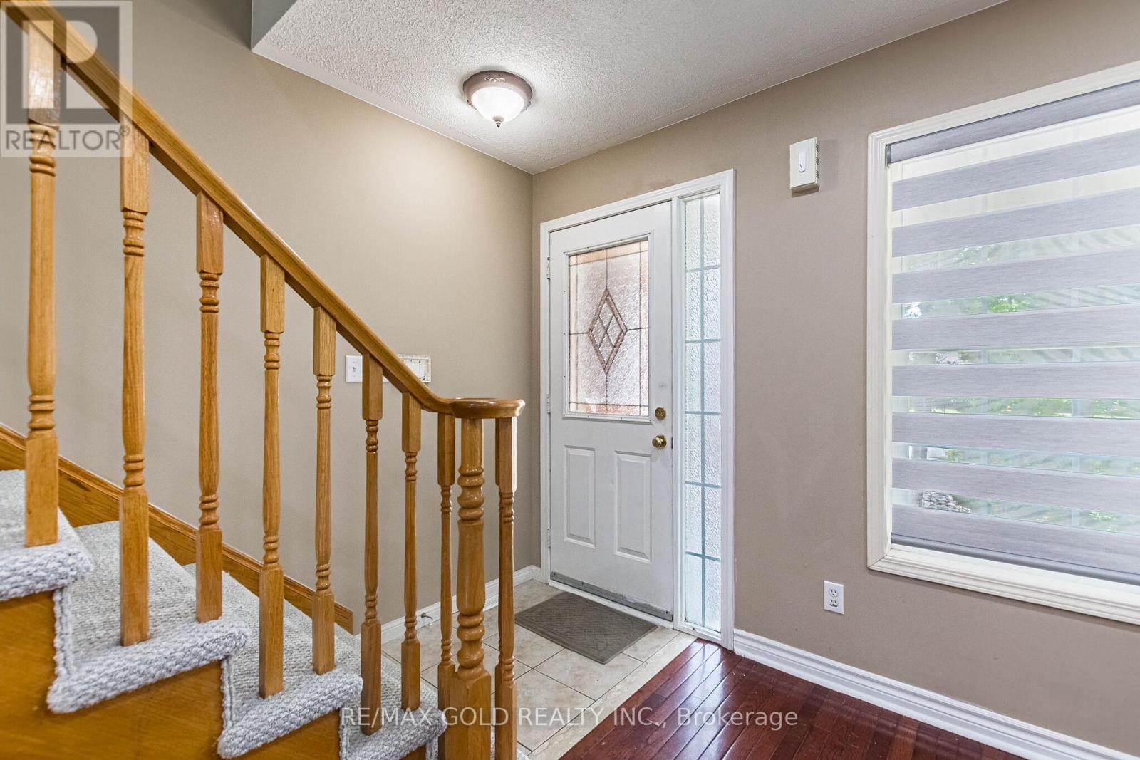 34 WORTHINGTON AVENUE - 8