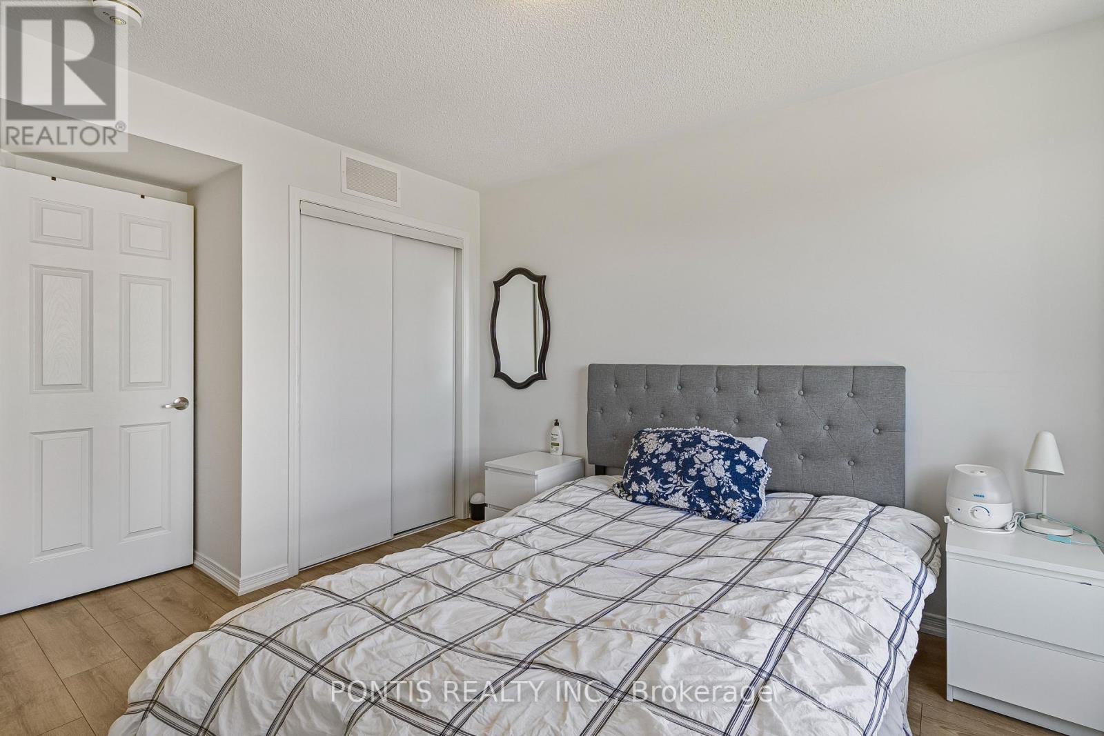 #12 20 WOODSTREAM DRIVE - 17