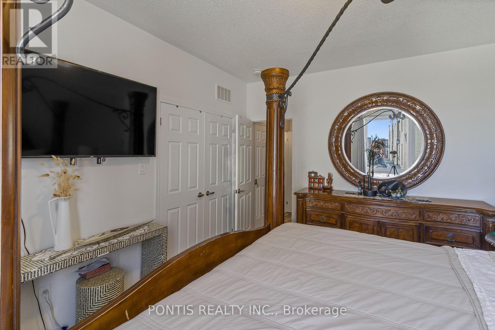 #12 20 WOODSTREAM DRIVE - 20