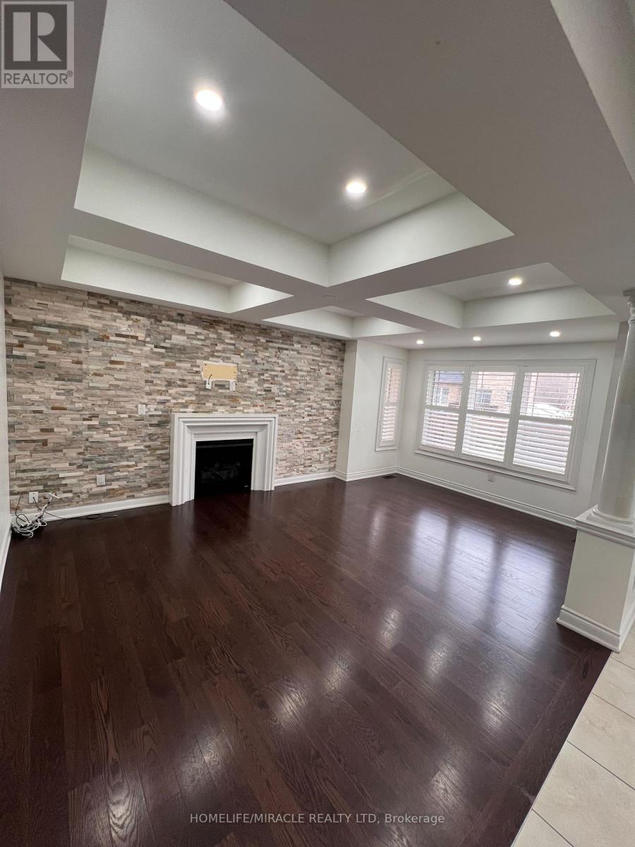 8 ARDA CRESCENT - 12