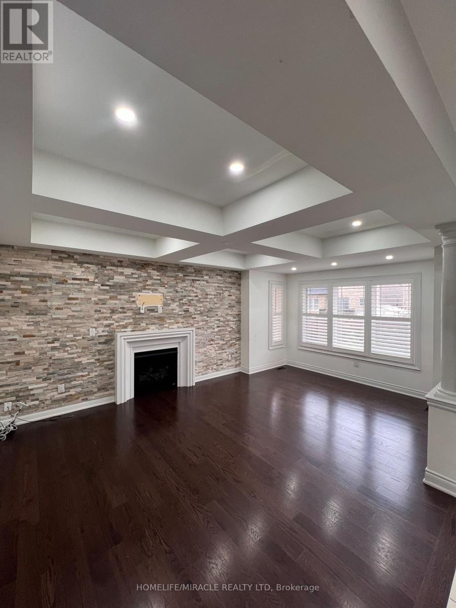8 ARDA CRESCENT - 13