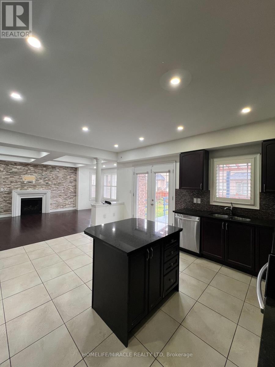 8 ARDA CRESCENT - 16
