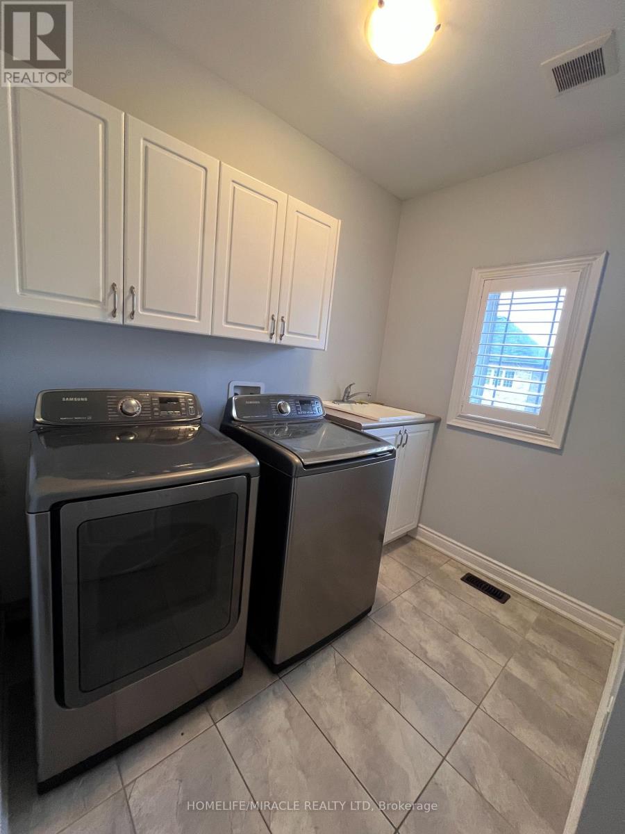 8 ARDA CRESCENT - 20