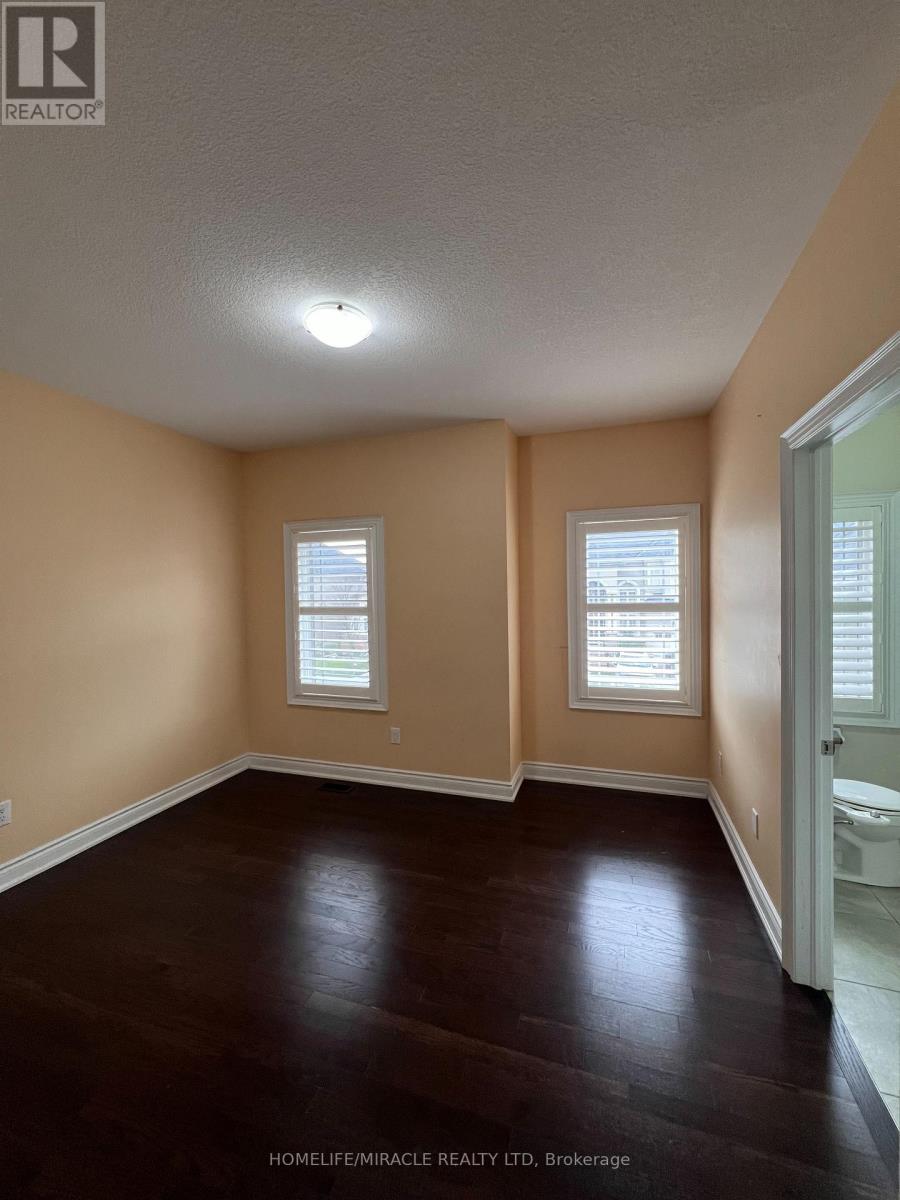 8 ARDA CRESCENT - 25