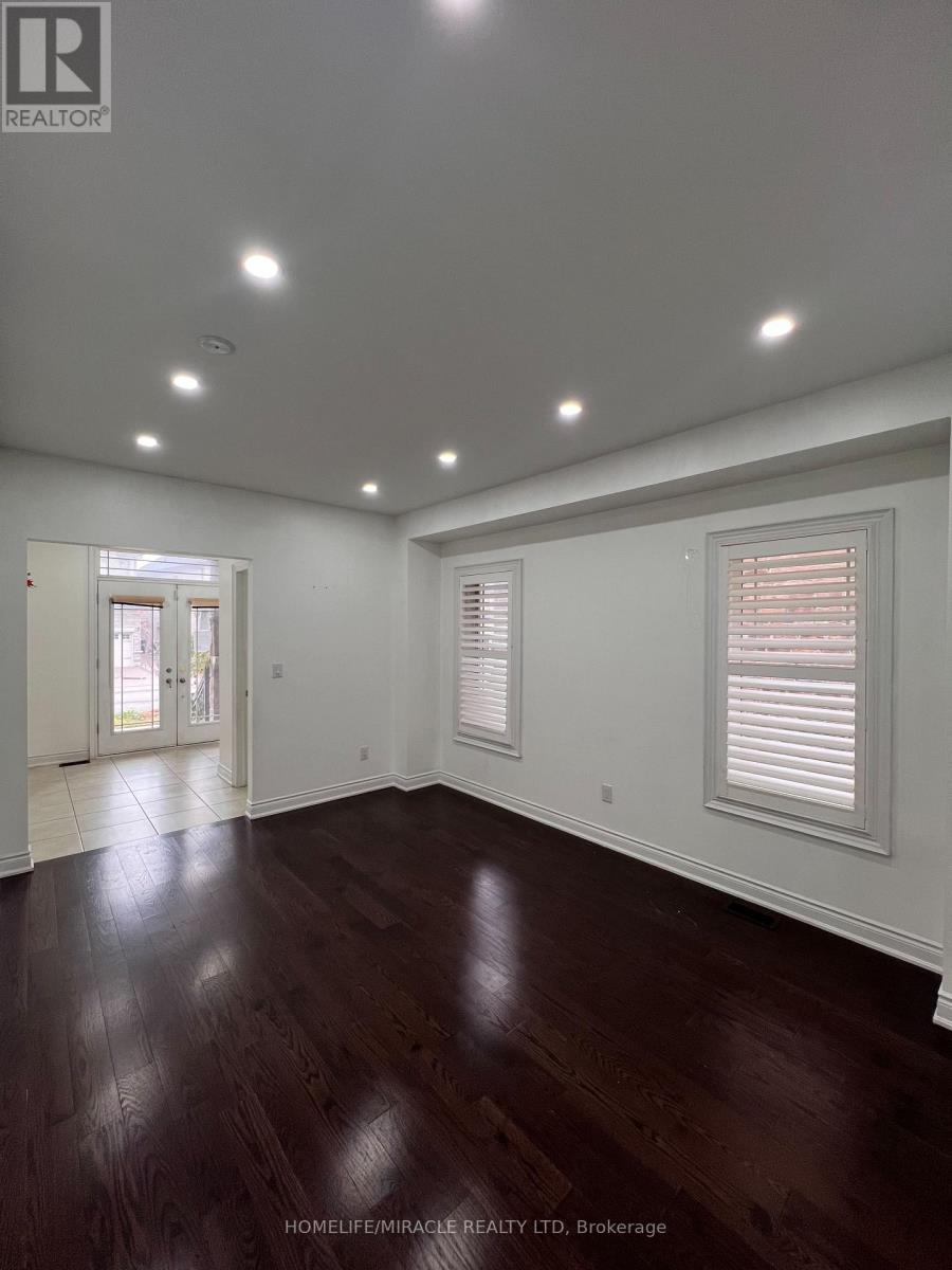 8 ARDA CRESCENT - 29
