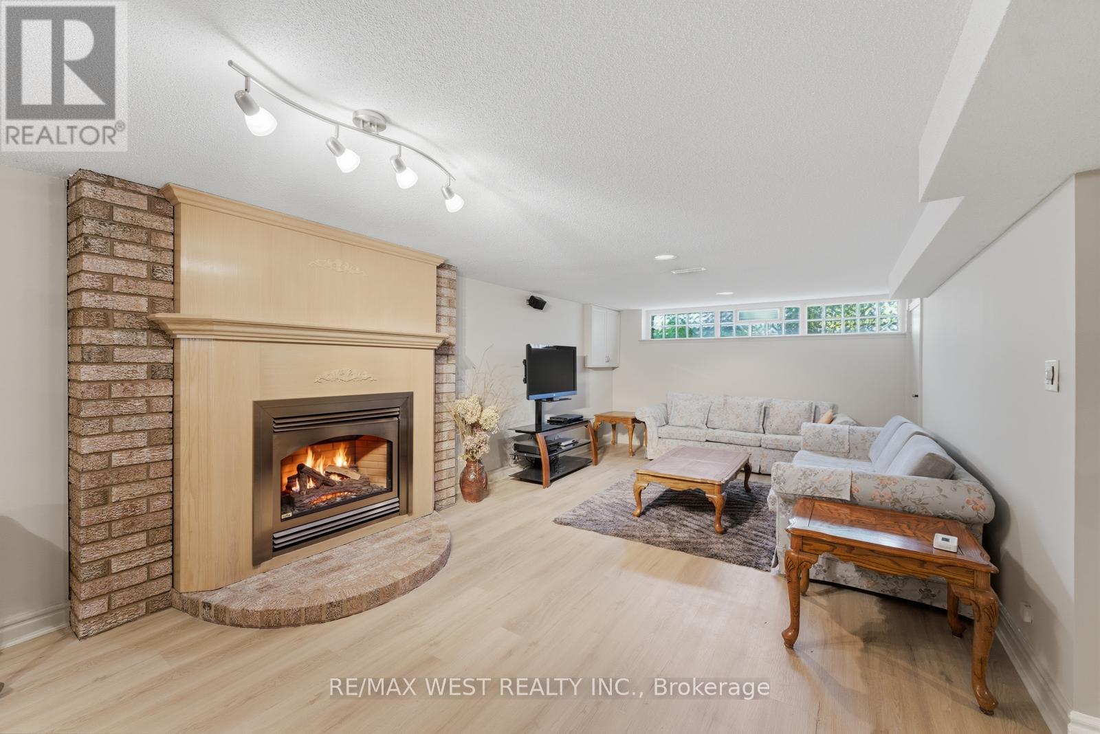 37 BEAUMONDE HEIGHTS DRIVE - 13