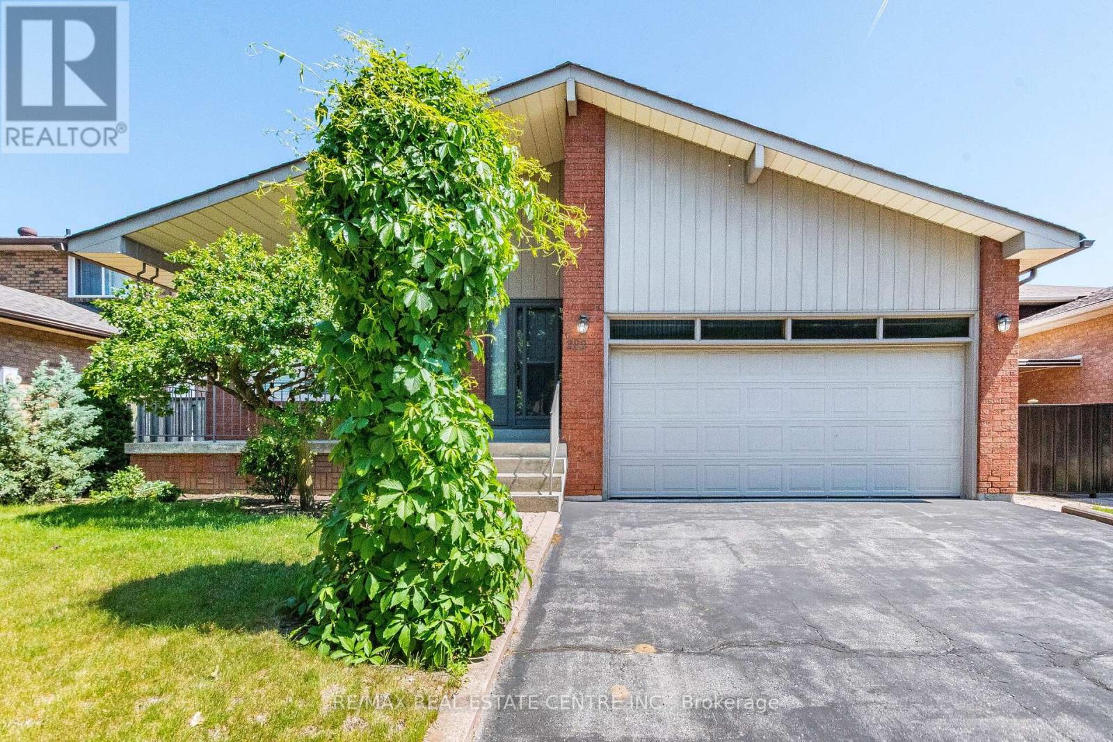 202 WHITCHURCH MEWS - 1