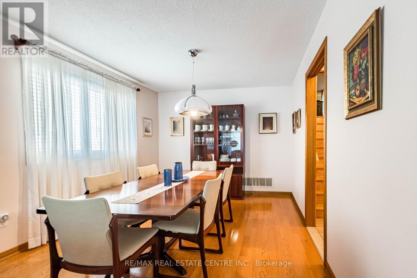 202 WHITCHURCH MEWS - 8