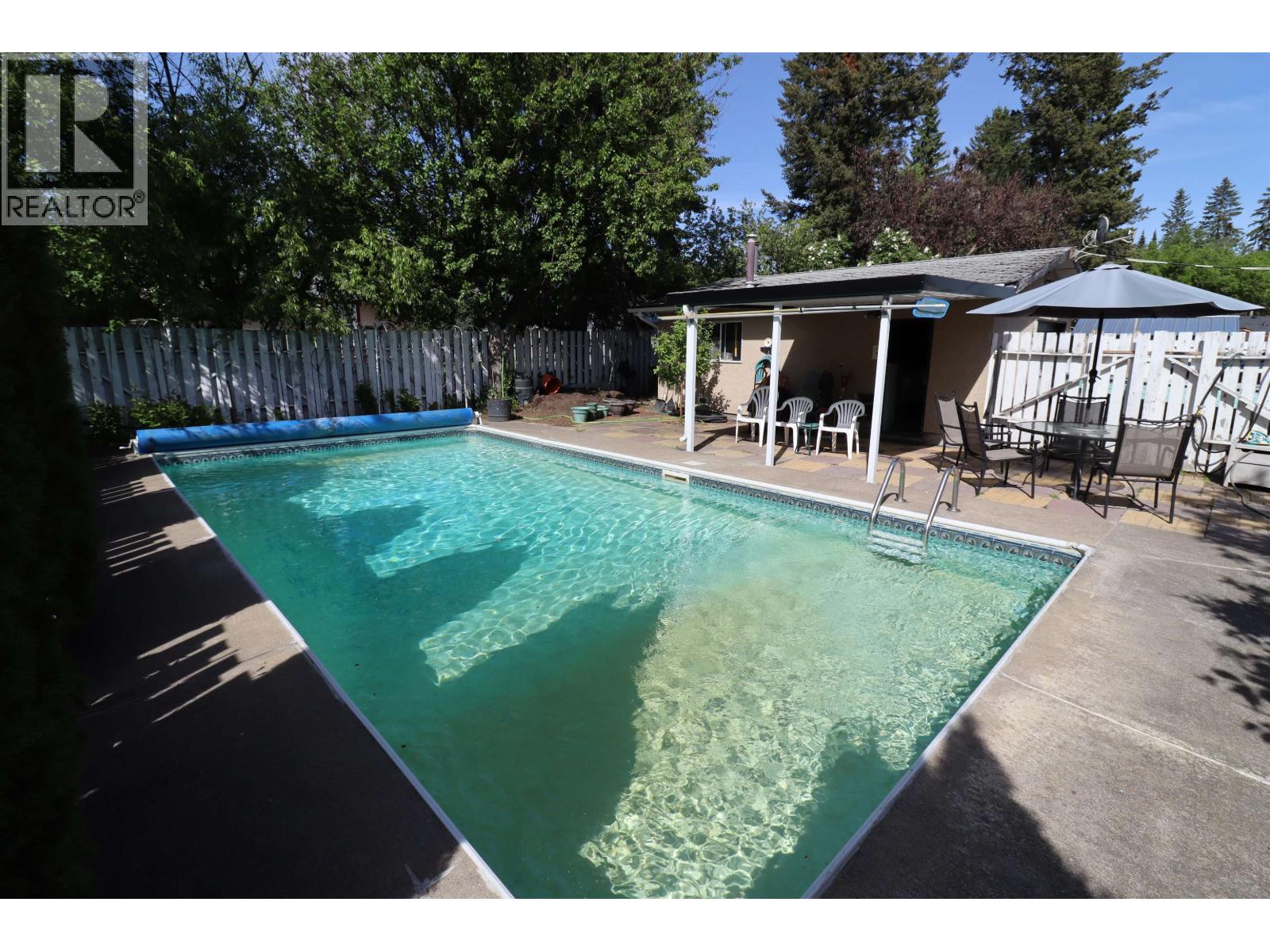 132 MCKENZIE AVENUE - 26